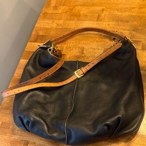 G.I.L.I. Black and Tan Shoulder Bag